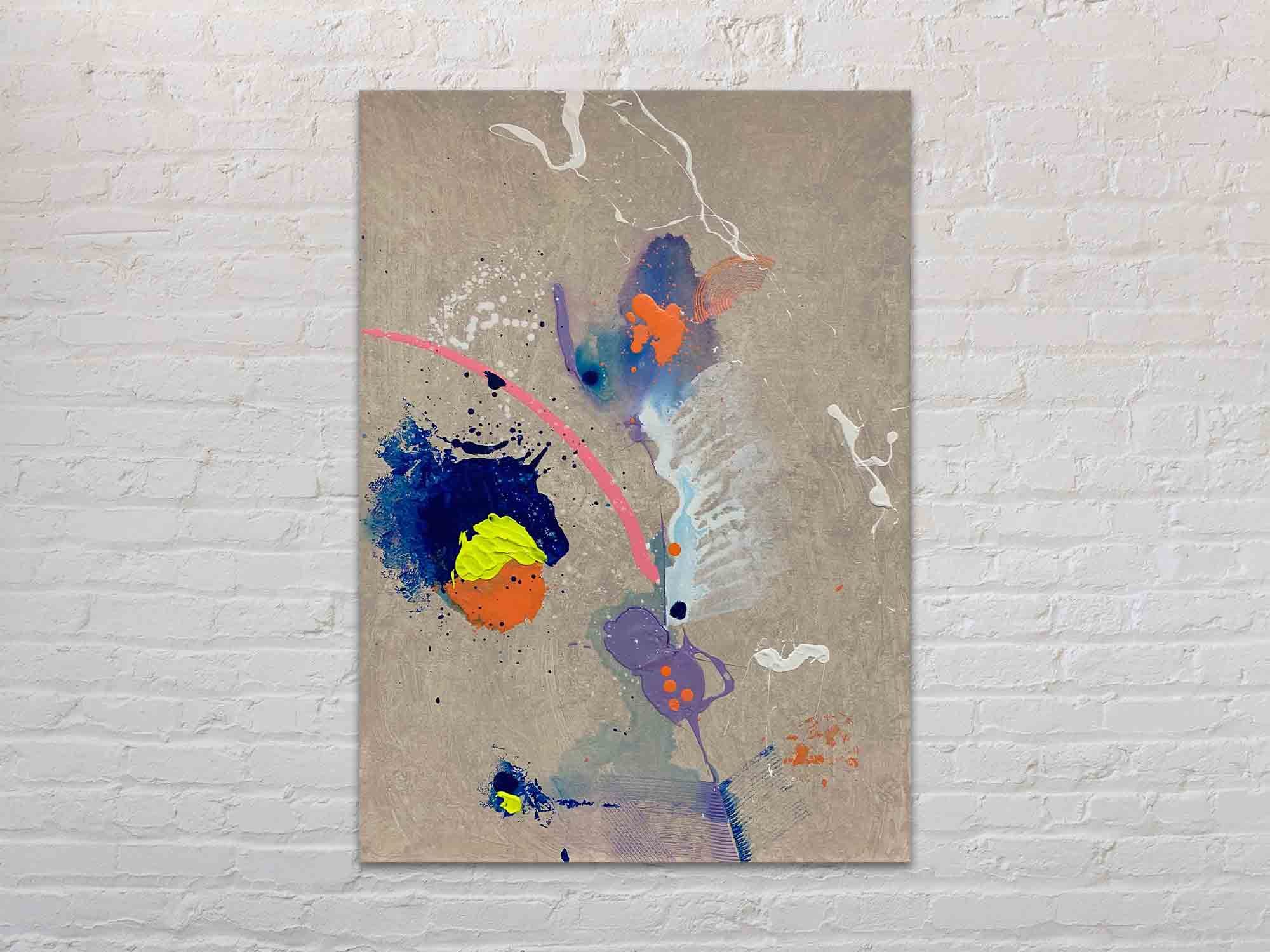 Abstraktes Leinwandgemälde „EXPECTATIONS – RISE“ von Sophie Friederichs in 50×70 cm mit strukturierten Acrylfarben in Taupe, Orange, Blau und Violett, organischer abstrakter Komposition mit dynamischer Farbverteilung.