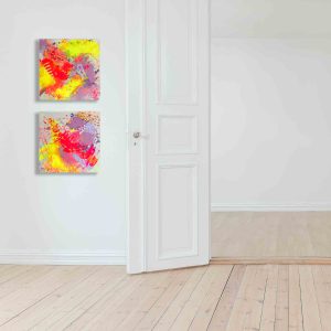 Zweiteiliges abstraktes Kunstwerk „FOOTSTEPS“ von Sophie Friederichs mit zwei aufeinander abgestimmten Leinwandbildern in Neonpink, Gelb, Orange und Lila. Dynamische Acrylmalerei voller Bewegung, Rhythmus und moderner Farbenergie.