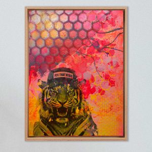 Halb abstraktes Tiger-Gemälde „FCK THAT MERDE“ von Sophie Friederichs mit schwarzem Tiger-Motiv, Neonpink, Neongelb und Violett auf Leinwand, expressive Acryl- und Mischtechnik mit urbaner, kontrastreicher Bildsprache.