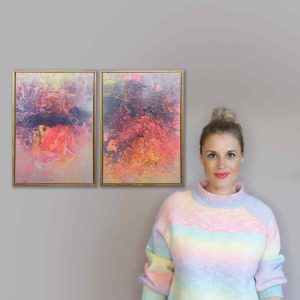 Zweiteiliges abstraktes Kunstwerk „BY THE WAY“ von Sophie Friederichs mit zwei Leinwandbildern im Format 30 × 40 cm in Rosa-, Lila- und Gelbtönen, strukturierte Acrylmalerei mit moderner, farbintensiver Komposition.