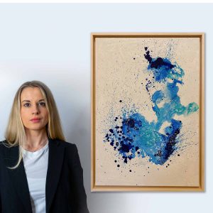 Abstraktes Leinwandbild „TETHER“ von Sophie Friederichs in 50 x 70 cm. Handgemaltes Originalgemälde mit Dunkelblau, Türkis und Royalblau auf beigefarbenem Hintergrund.