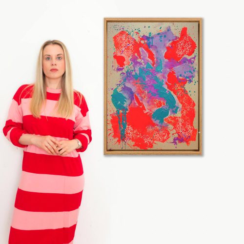 ALASKA - ein abstrakt gemaltes Leinwandbild in den Farben Neon-Orange, lila, türkis auf naturfarbenem Baumwollhintergrund. Künstlerin: Sophie Friederichs. Hamburg 2025