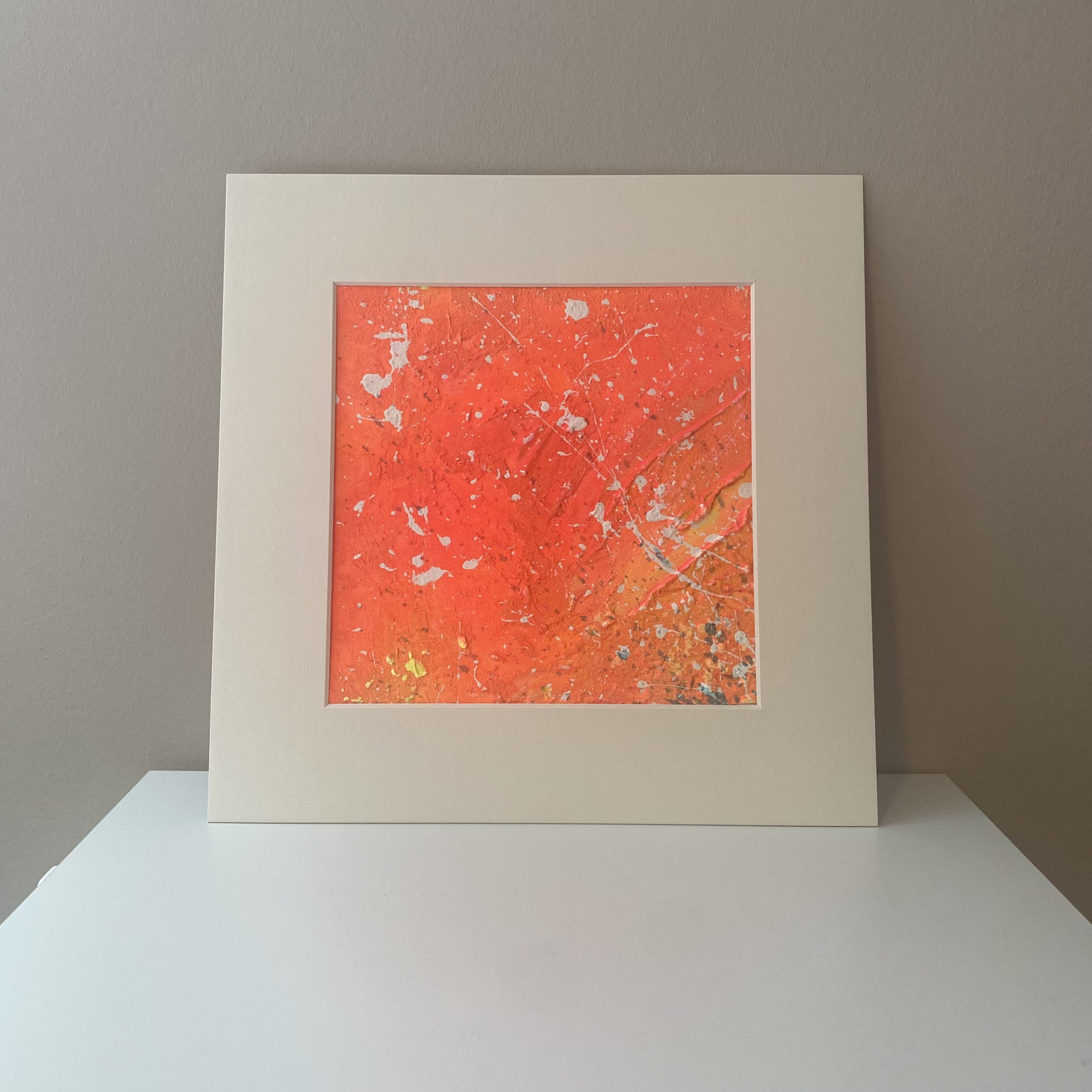 ALLES WIEDER GUT - eine abstrakt gemalte Mini Serie von Sophie Friederichs. Starke Texturen an der Oberfläche und ein kräftiges Neon Orange.