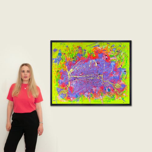 Das Werk „NULLDREINULL“ zeigt eine abstrahierte Darstellung des Berliner Stadtgebiets inklusive seiner charakteristischen Gewässer. In expressiver, vielschichtiger Komposition verdichten sich Linien, Flächen und Farbräume zu einer dynamischen Stadtkarte, die weniger geografische Präzision als vielmehr Atmosphäre und Energie transportiert.