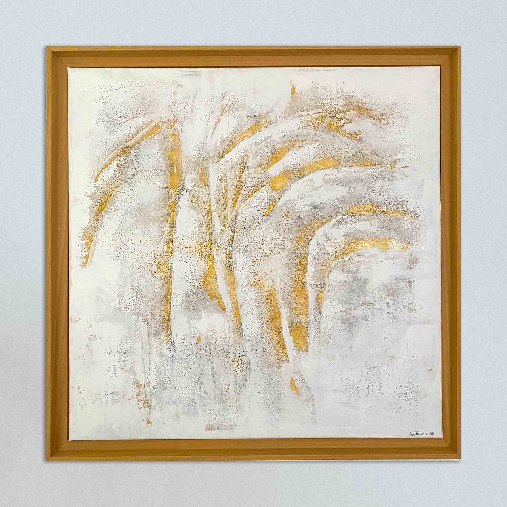 Gerahmtes abstraktes Gemälde „CLOUD 1“ von Sophie Friederichs im Format 70 × 70 cm mit Weiß-, Grau- und Goldtönen, strukturierter Oberfläche und modernem Schattenfugenrahmen aus Holz.
