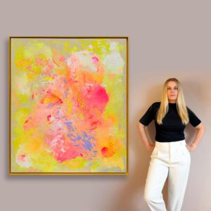 Abstraktes Acrylgemälde „LULU“ auf Naturleinwand, 120 × 100 cm, mit leuchtenden Farbflächen in Pink, Koralle, Orange, Limettengrün und Blau, eingefasst in einen schmalen gelben Holzrahmen.