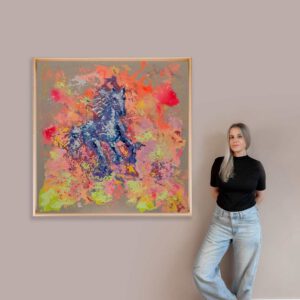 Handgemaltes abstraktes Pferdebild SPEED in Lila und Blau, 100 × 100 cm, modernes Gemälde mit dynamischer Farbkomposition
